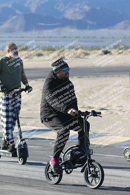 media/Jan-15-2026-Racers Edge (Thu) [[dfebeb70ab]]/1-Around the Pits-Track Walk/